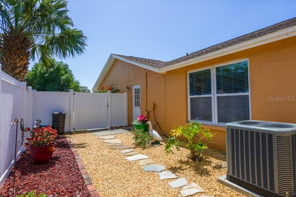 Recently Sold: $329,000 (5 beds, 2 baths, 1650 Square Feet)