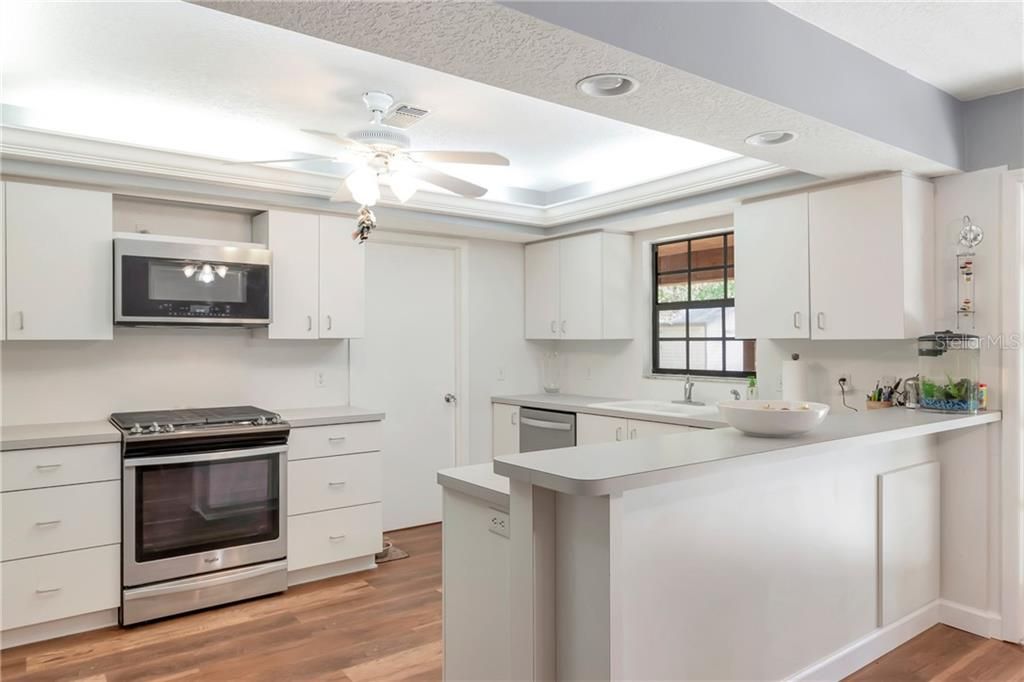 Recently Sold: $480,000 (3 beds, 2 baths, 1852 Square Feet)