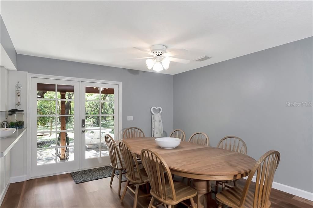 Recently Sold: $480,000 (3 beds, 2 baths, 1852 Square Feet)
