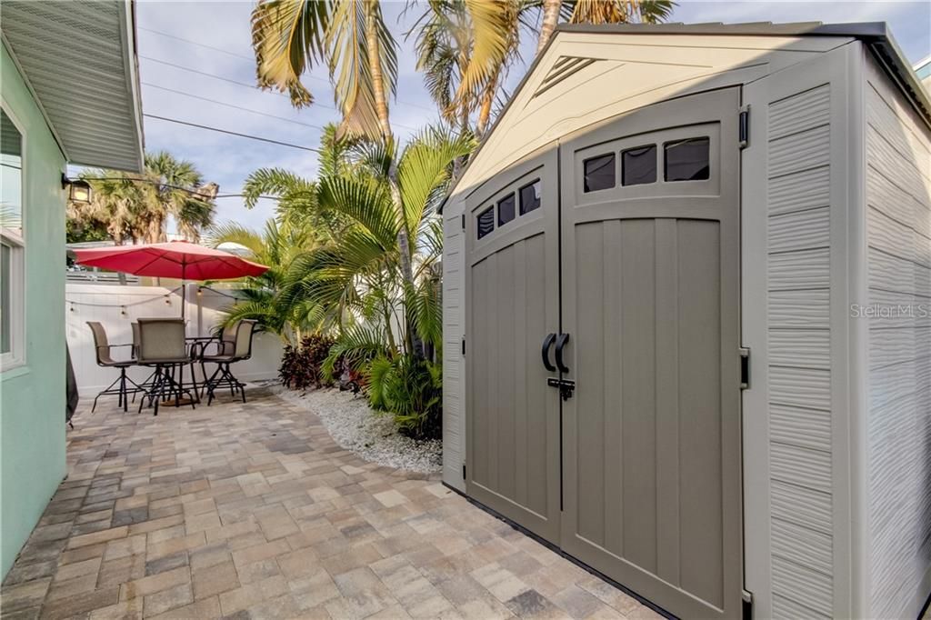 STORAGE SHED WITH BEACH WAGON, BEACH CHAIRS, BIKES & MORE!!
