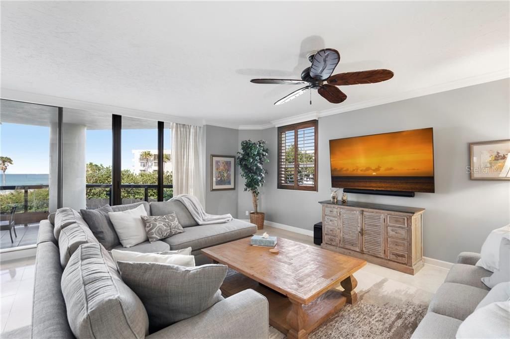 Recently Sold: $1,795,000 (3 beds, 3 baths, 3054 Square Feet)