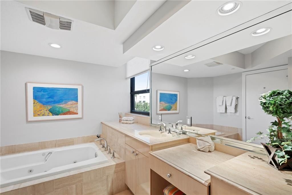 Recently Sold: $1,795,000 (3 beds, 3 baths, 3054 Square Feet)