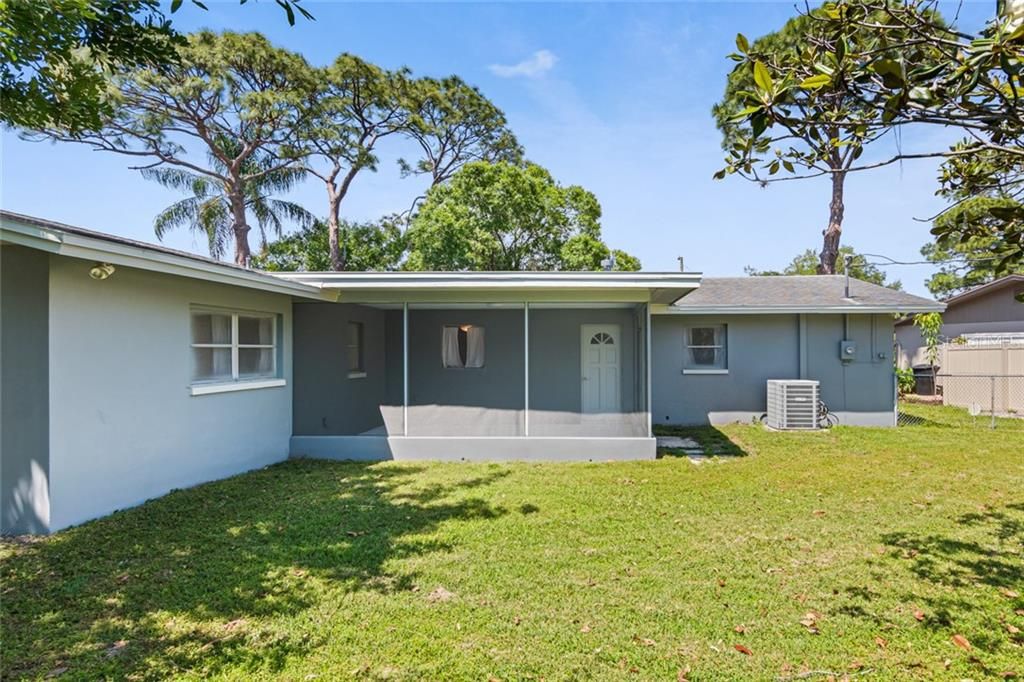 Recently Sold: $459,000 (3 beds, 2 baths, 1860 Square Feet)