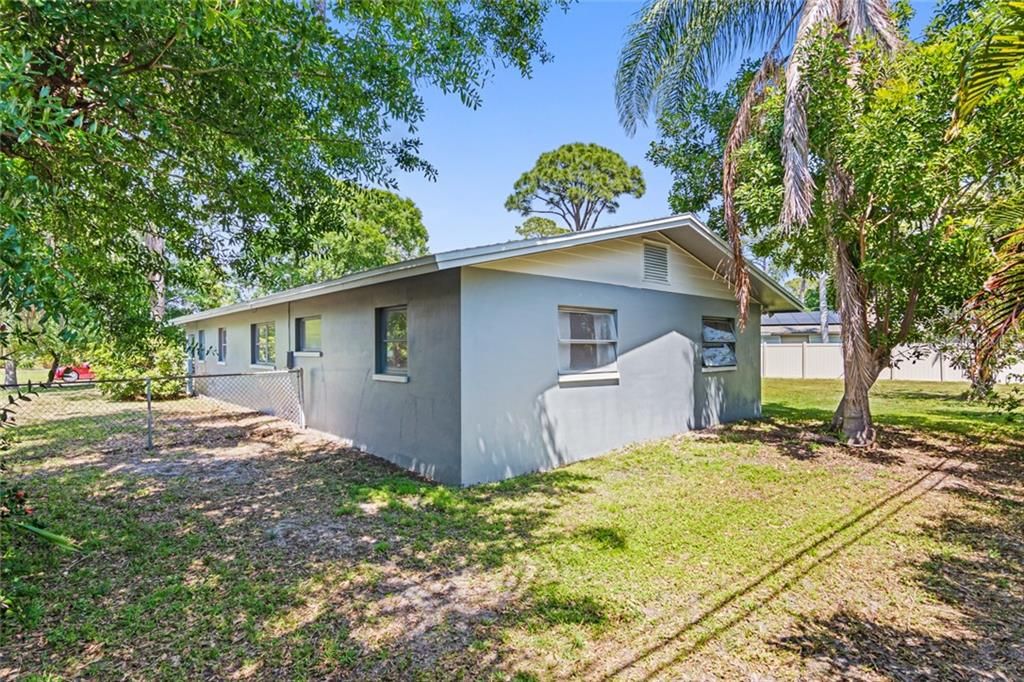 Recently Sold: $459,000 (3 beds, 2 baths, 1860 Square Feet)