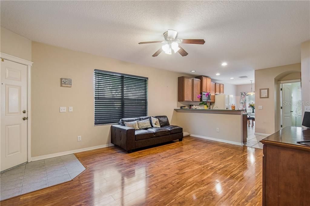 Recently Sold: $245,000 (3 beds, 2 baths, 1239 Square Feet)