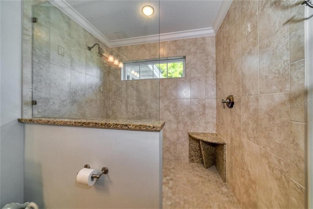 最近售出: $639,900 (3 贝兹, 3 浴室, 2768 平方英尺)