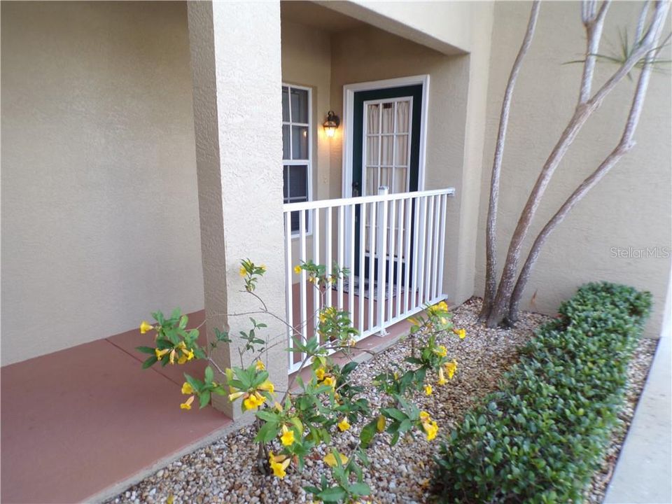 For Rent: $3,200 (2 beds, 2 baths, 1385 Square Feet)