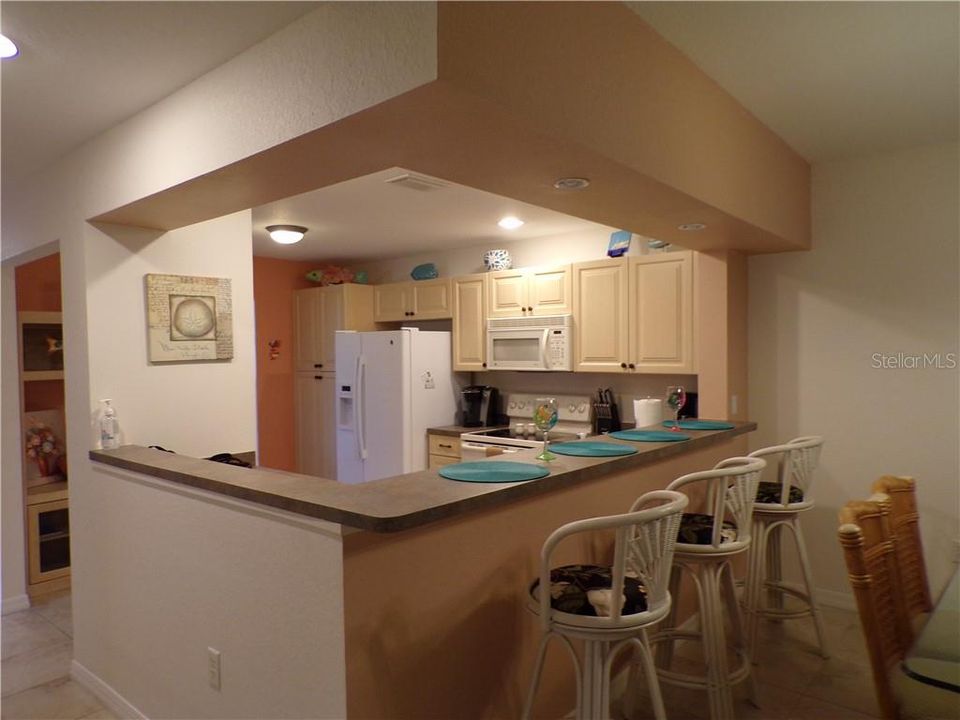 For Rent: $2,200 (2 beds, 2 baths, 1385 Square Feet)