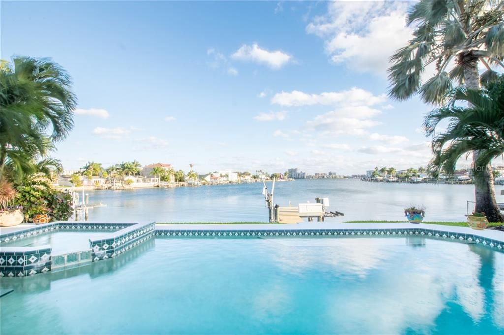 Recently Sold: $1,350,000 (3 beds, 2 baths, 1984 Square Feet)