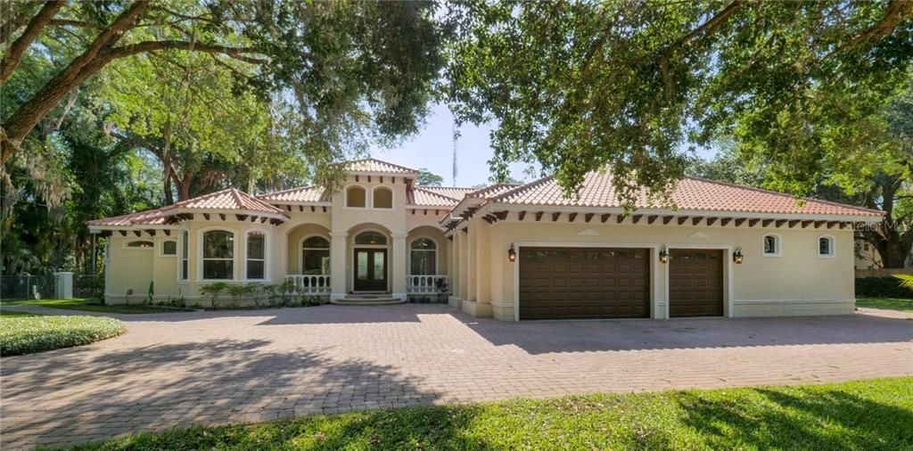 Recently Sold: $1,350,000 (6 beds, 5 baths, 4916 Square Feet)