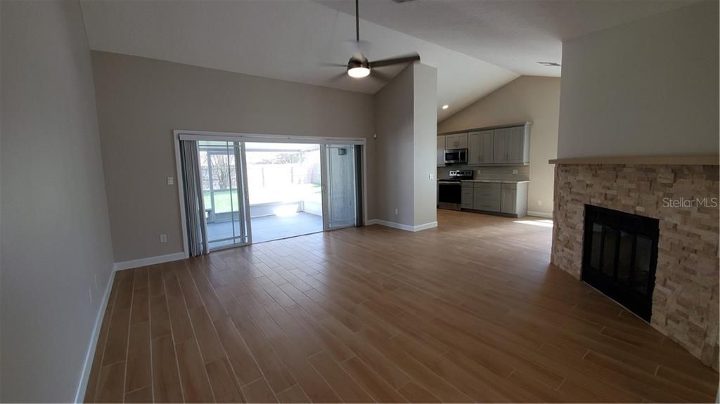 Recently Rented: $2,150 (3 beds, 2 baths, 1472 Square Feet)