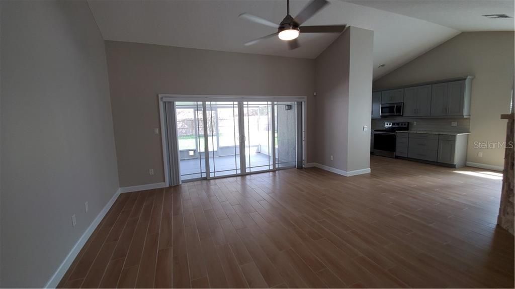 Recently Rented: $2,150 (3 beds, 2 baths, 1472 Square Feet)