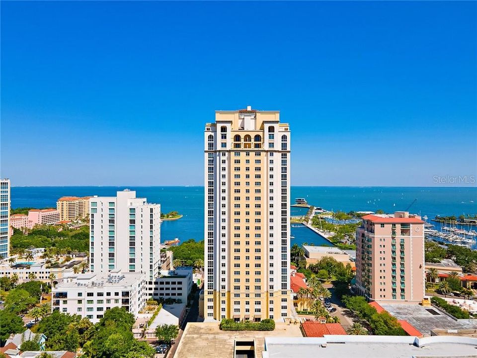Recently Sold: $1,649,000 (2 beds, 2 baths, 2384 Square Feet)