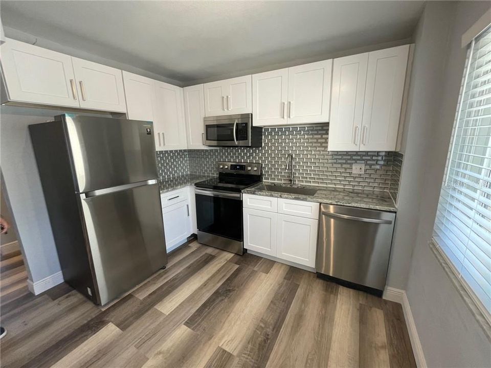 Recently Sold: $132,900 (2 beds, 1 baths, 857 Square Feet)