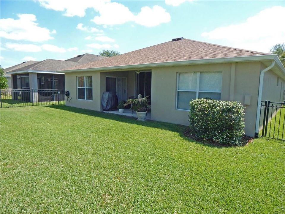 Recently Sold: $350,000 (4 beds, 2 baths, 2034 Square Feet)