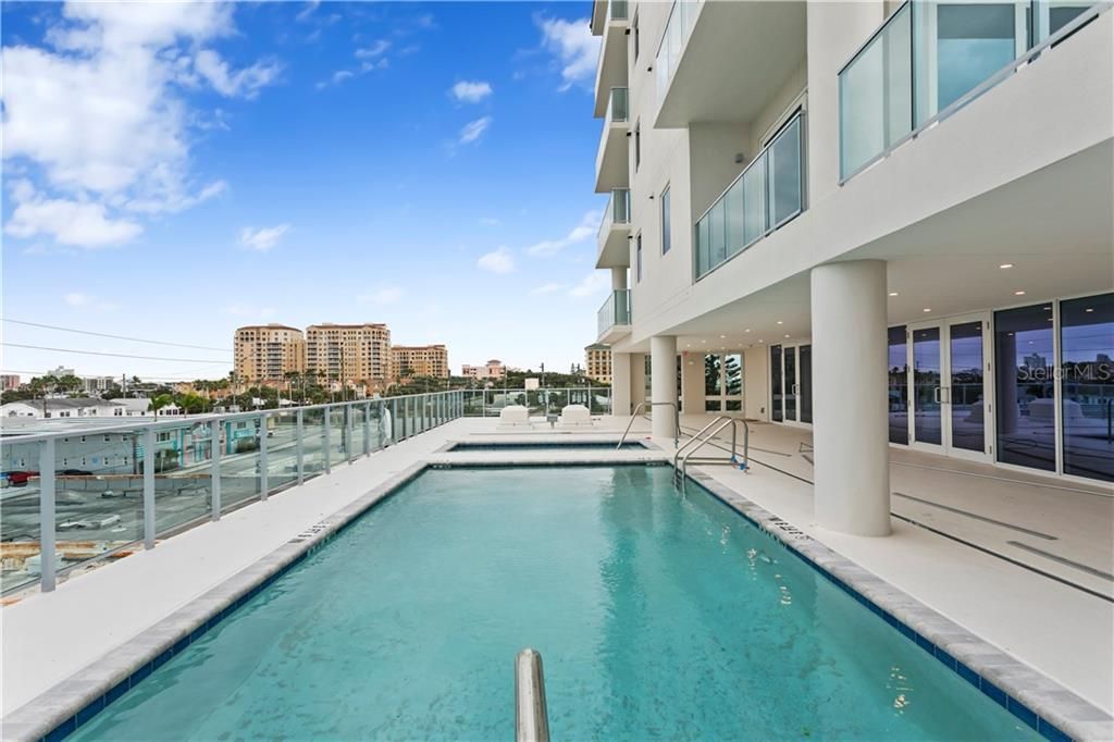 Recently Sold: $2,170,000 (3 beds, 3 baths, 2170 Square Feet)