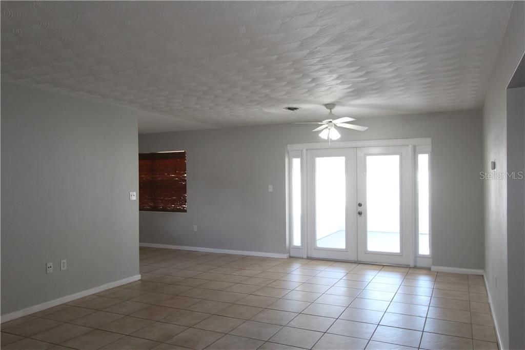 Recently Rented: $1,599 (3 beds, 2 baths, 1368 Square Feet)