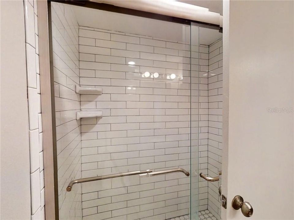 最近售出: $120,000 (2 贝兹, 2 浴室, 1024 平方英尺)