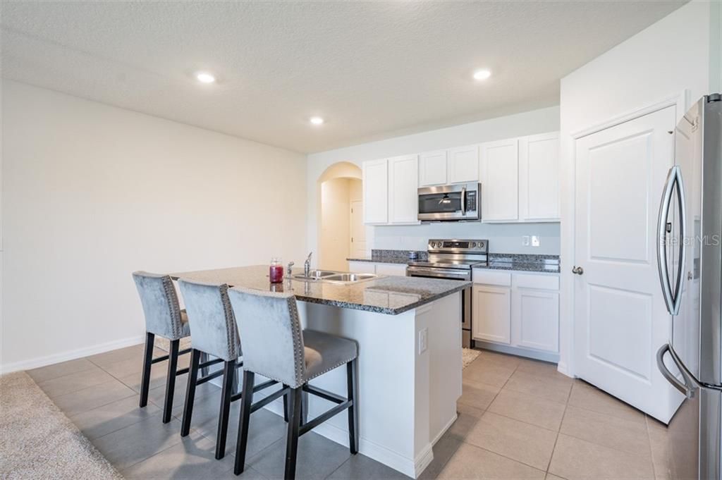 Recently Sold: $375,000 (4 beds, 2 baths, 1846 Square Feet)