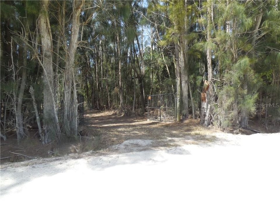 Vendido Recientemente: $95,000 (4.79 acres)