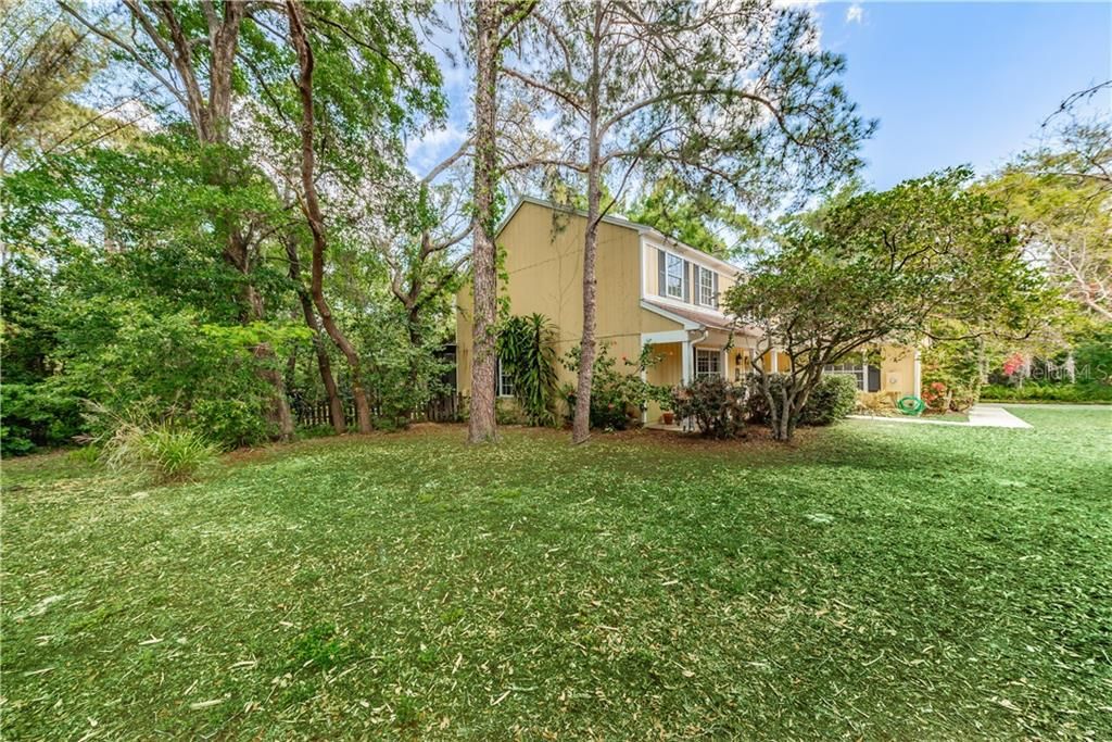 Recently Sold: $650,000 (4 beds, 2 baths, 2944 Square Feet)