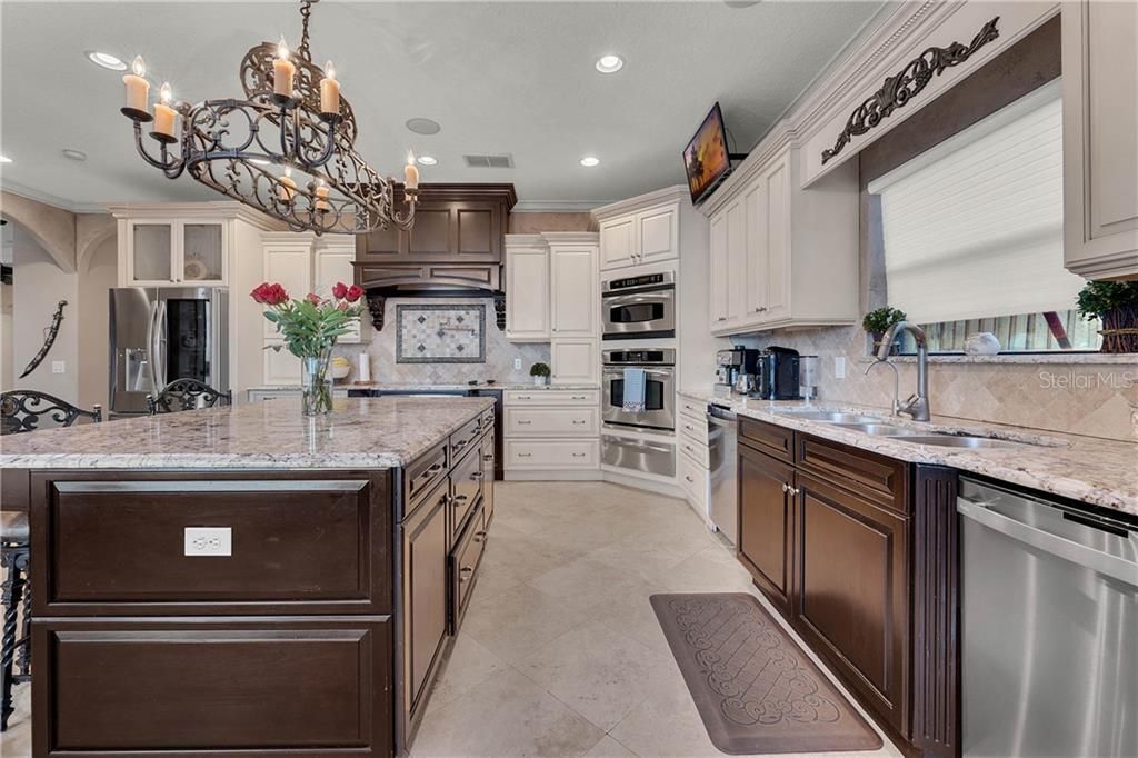 Recently Sold: $1,399,000 (5 beds, 3 baths, 5070 Square Feet)