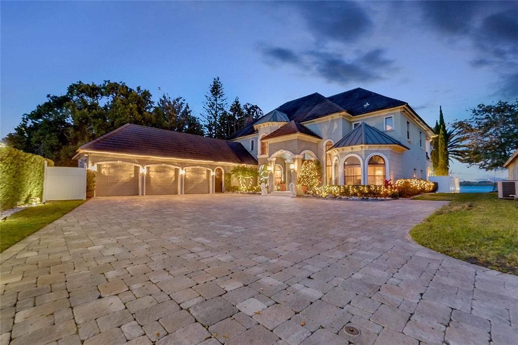 Recently Sold: $1,399,000 (5 beds, 3 baths, 5070 Square Feet)