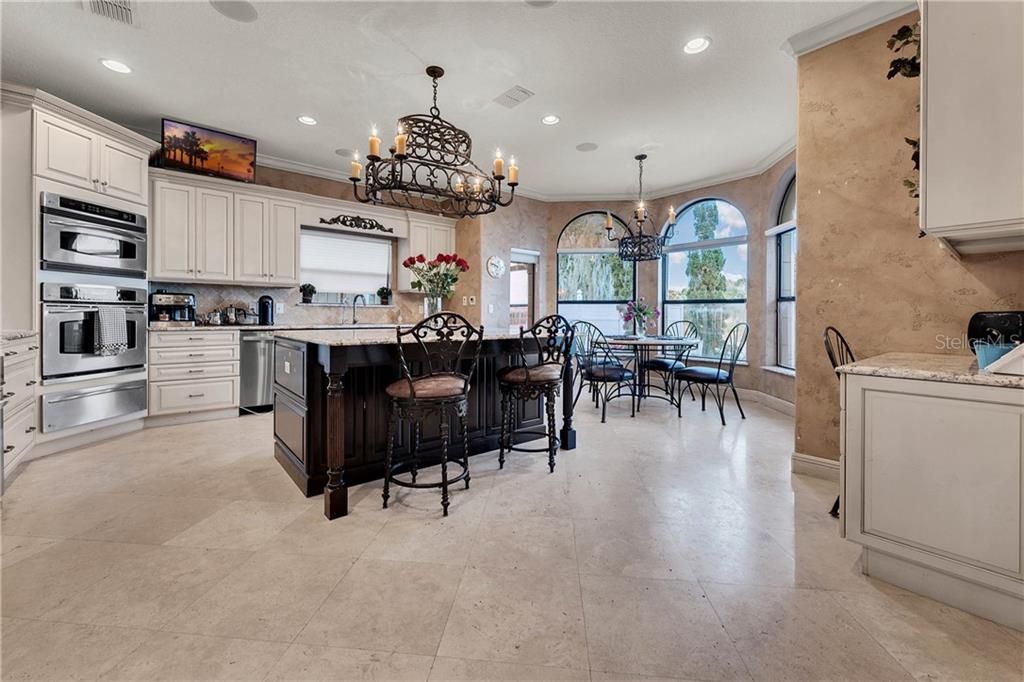 Recently Sold: $1,399,000 (5 beds, 3 baths, 5070 Square Feet)