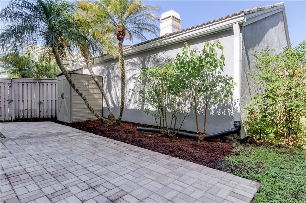 Recently Sold: $457,500 (3 beds, 2 baths, 2055 Square Feet)