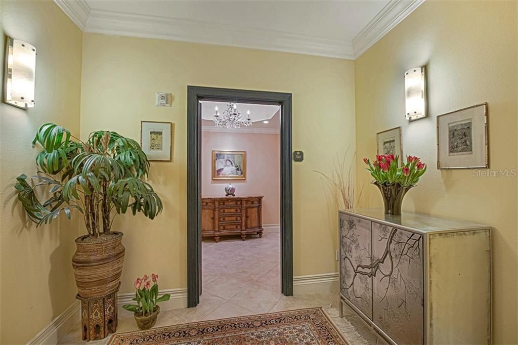 Private foyer entry to residence