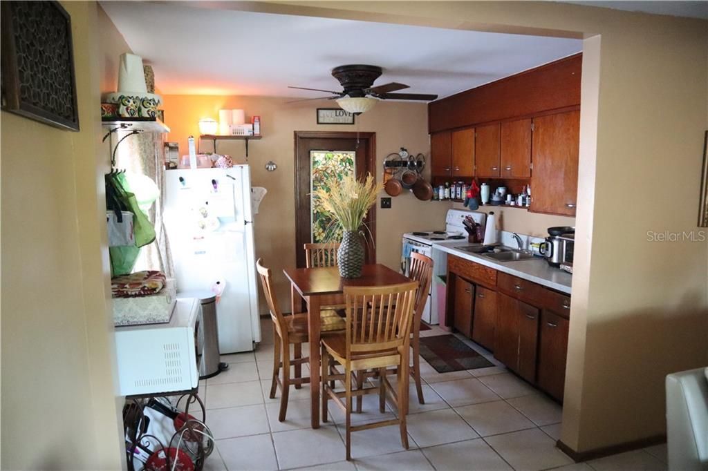 Recently Sold: $135,000 (2 beds, 1 baths, 736 Square Feet)
