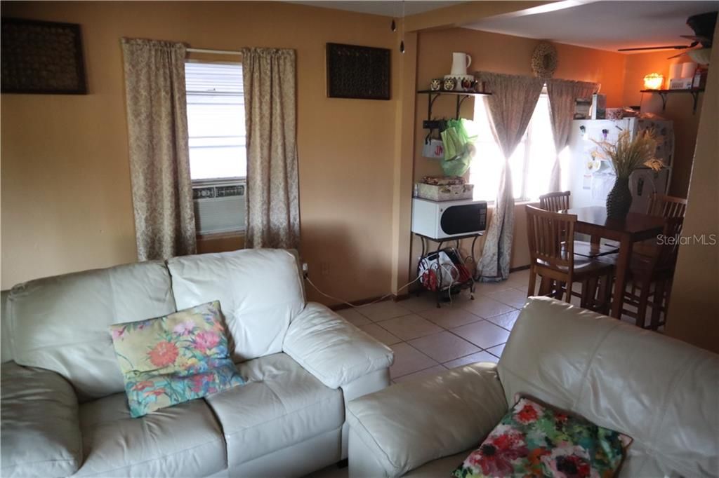 Recently Sold: $135,000 (2 beds, 1 baths, 736 Square Feet)