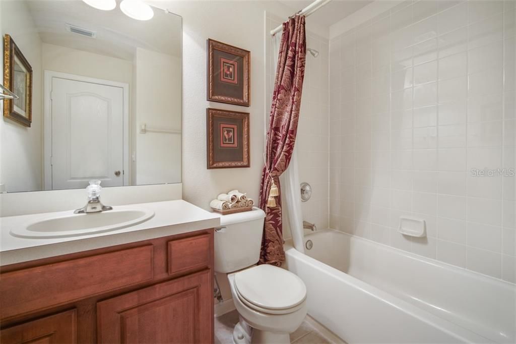 最近售出: $265,000 (3 贝兹, 2 浴室, 1666 平方英尺)
