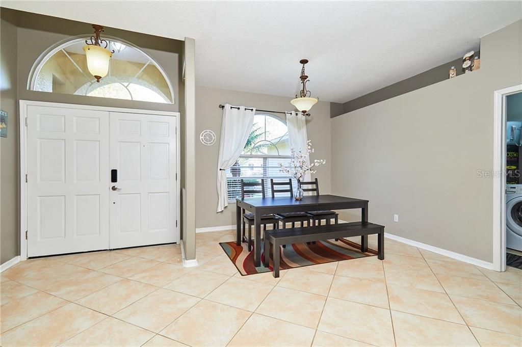 Recently Sold: $320,000 (3 beds, 2 baths, 1884 Square Feet)