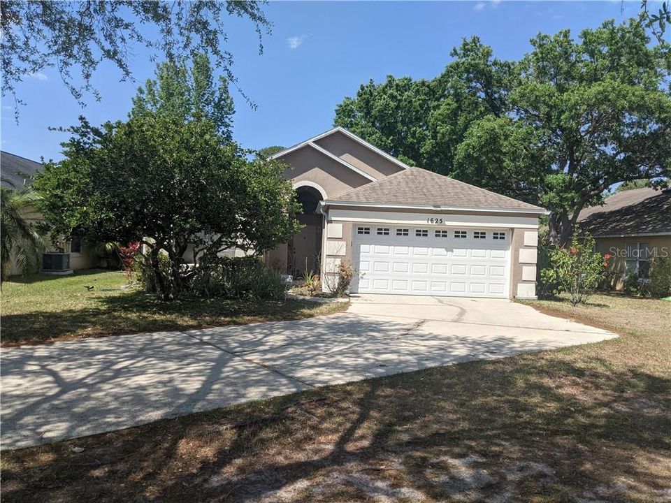 Recently Sold: $285,000 (3 beds, 2 baths, 1494 Square Feet)