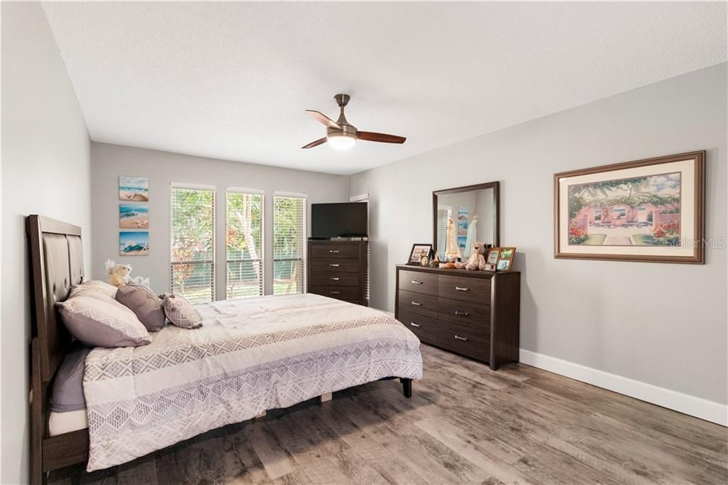 Recently Sold: $475,000 (3 beds, 2 baths, 2100 Square Feet)