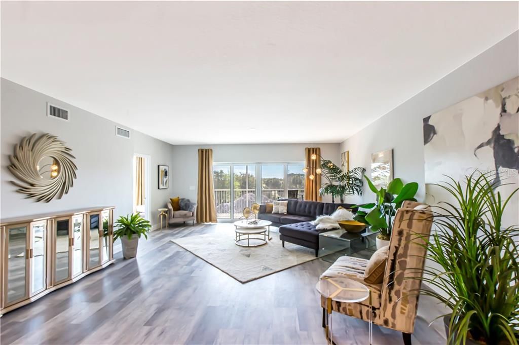 Recently Sold: $374,900 (2 beds, 2 baths, 1324 Square Feet)