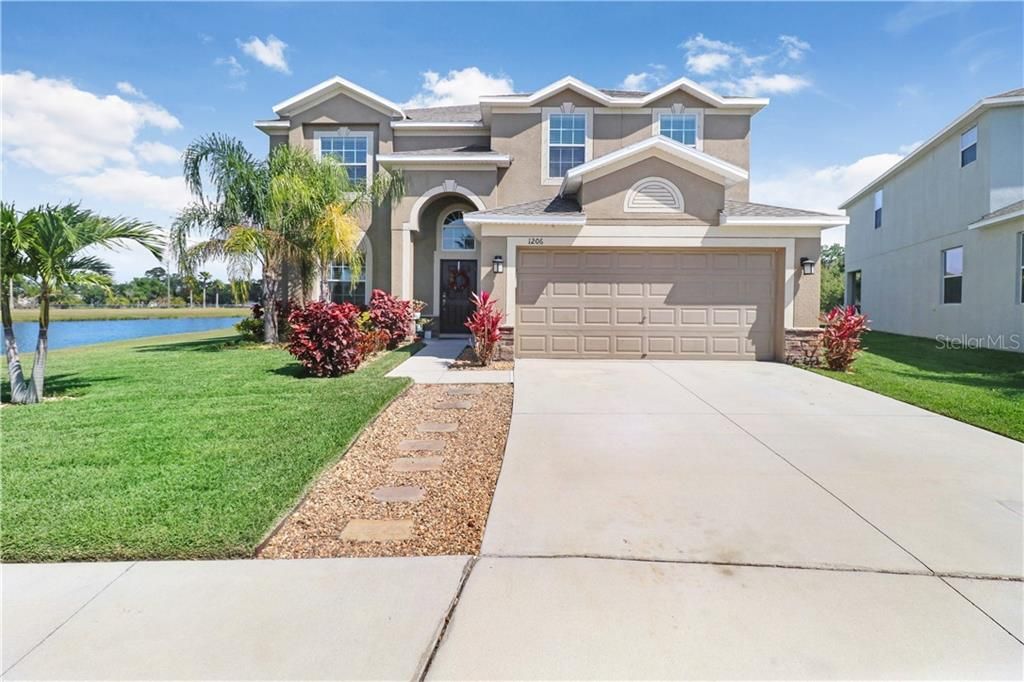 Recently Sold: $385,000 (6 beds, 3 baths, 3028 Square Feet)