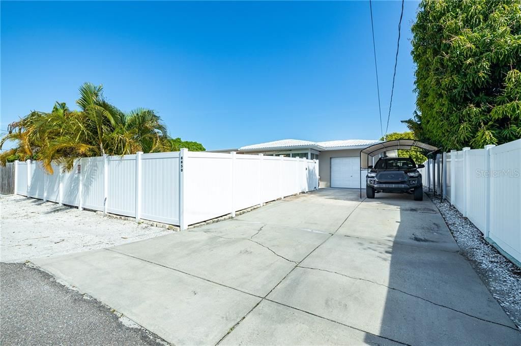 Recently Sold: $315,000 (2 beds, 2 baths, 1085 Square Feet)