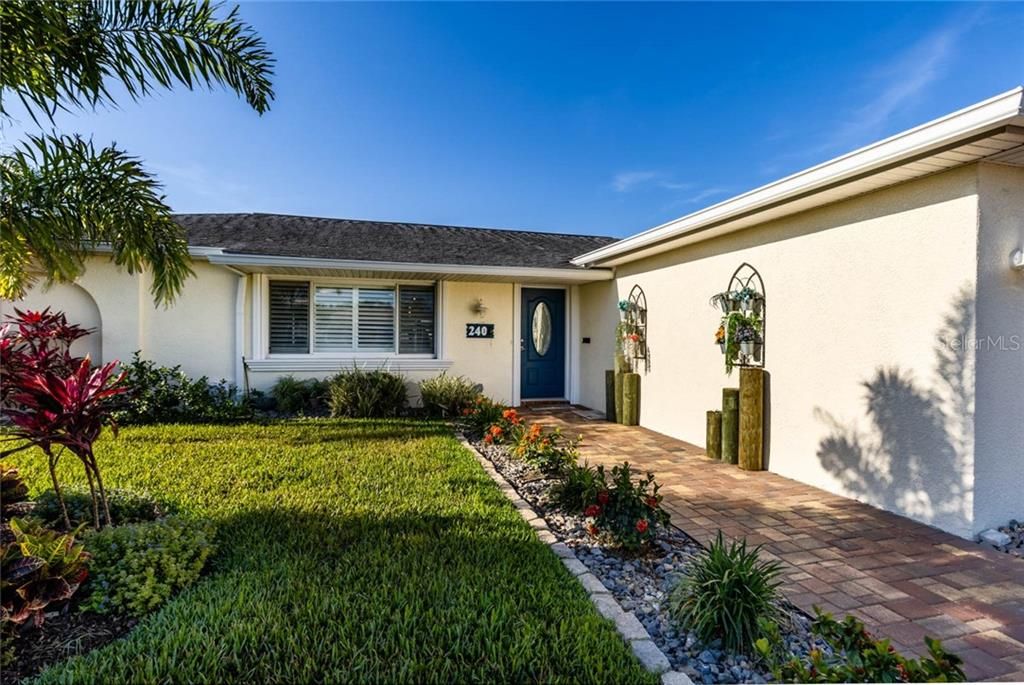 Recently Sold: $749,000 (3 beds, 2 baths, 1418 Square Feet)