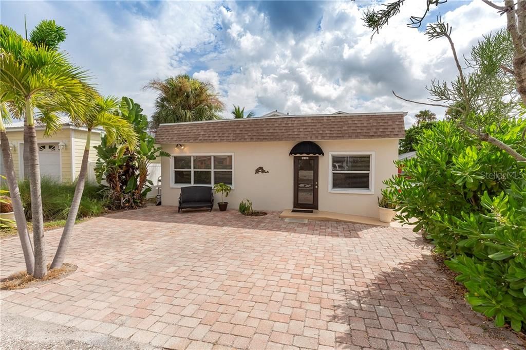 Recently Sold: $689,000 (0 beds, 0 baths, 2269 Square Feet)