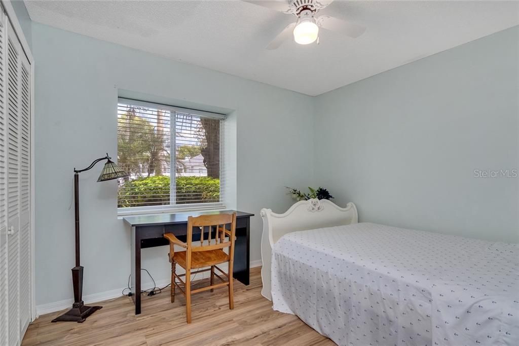 Recently Sold: $330,000 (3 beds, 2 baths, 1533 Square Feet)