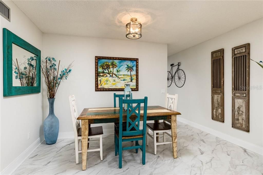 Recently Sold: $229,999 (2 beds, 2 baths, 1400 Square Feet)