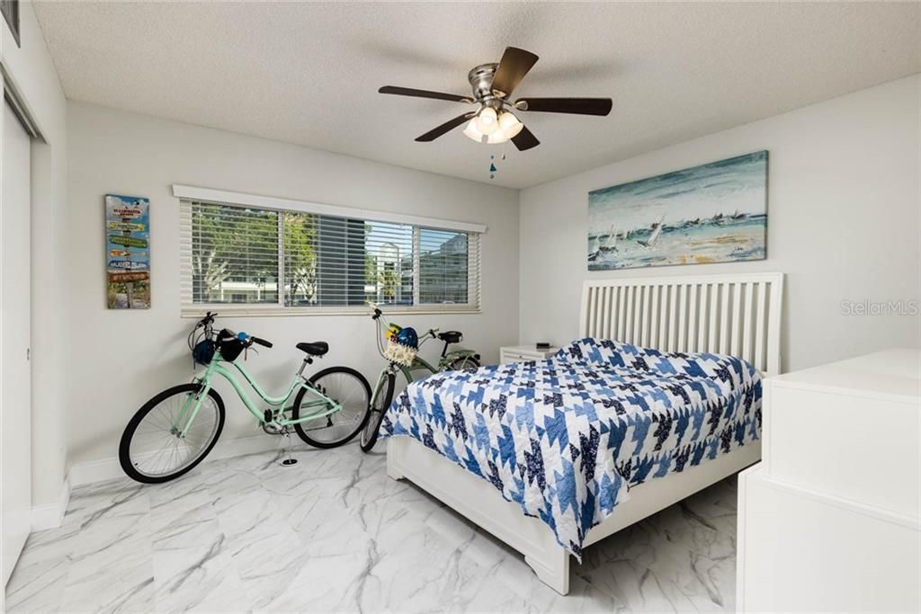 Recently Sold: $229,999 (2 beds, 2 baths, 1400 Square Feet)