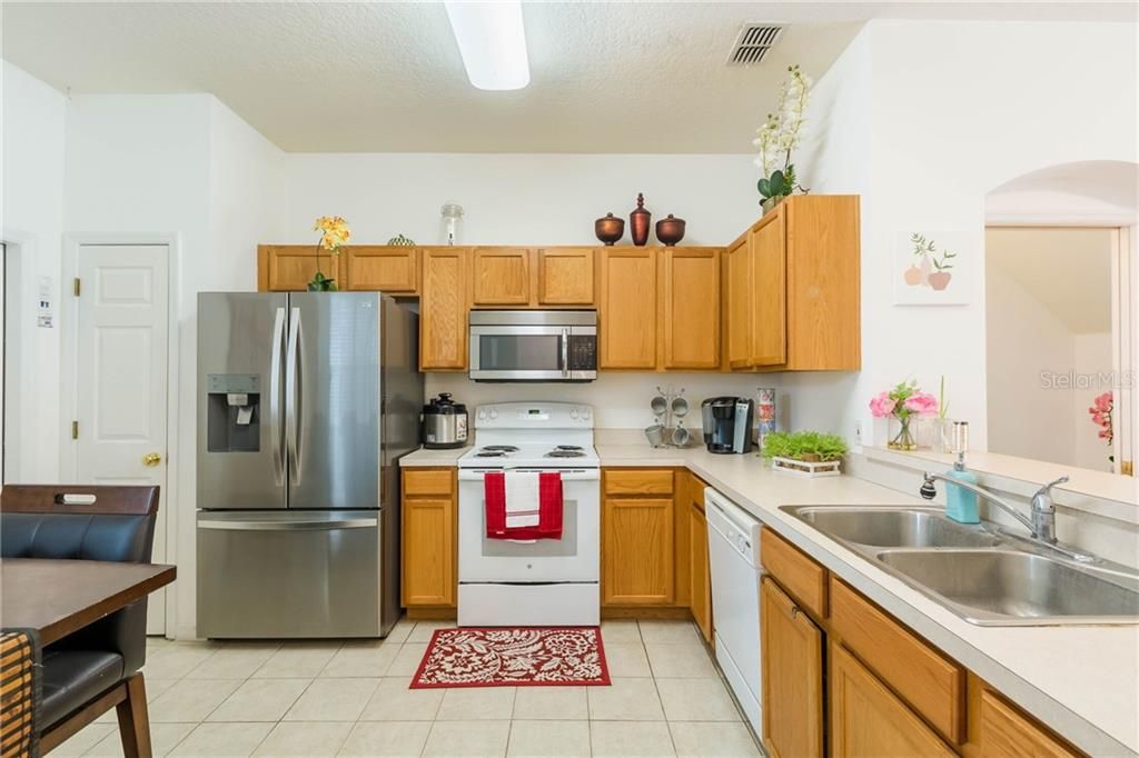 Recently Sold: $180,000 (2 beds, 2 baths, 1516 Square Feet)