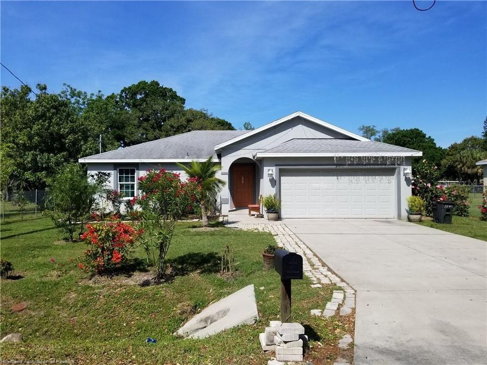 Recently Sold: $239,900 (3 beds, 2 baths, 1316 Square Feet)