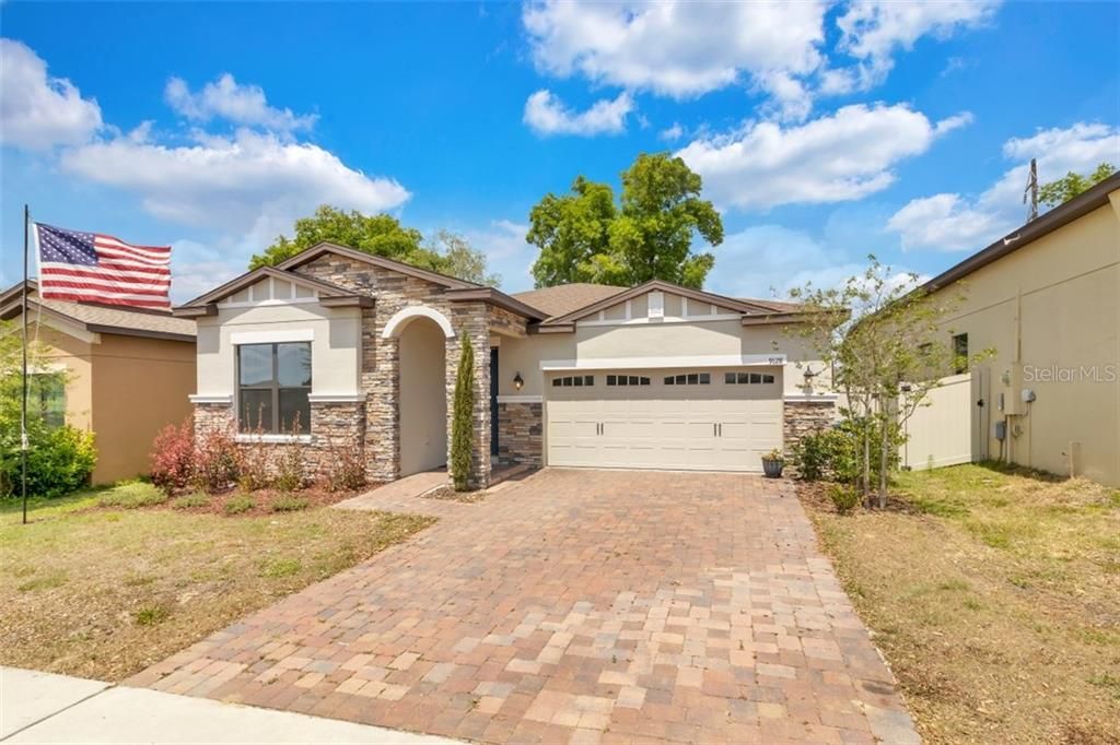 Recently Sold: $300,000 (4 beds, 2 baths, 1744 Square Feet)