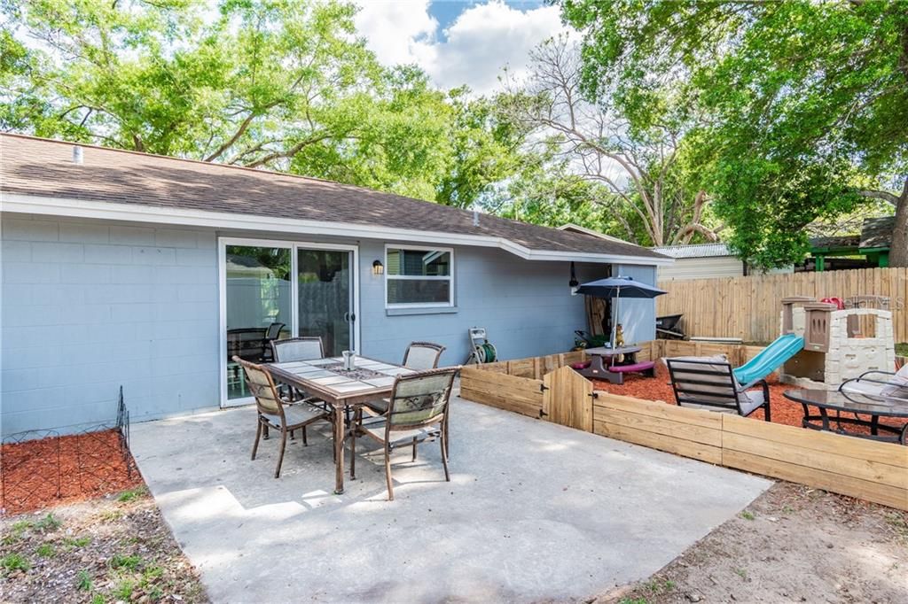 Recently Sold: $224,900 (3 beds, 2 baths, 1169 Square Feet)