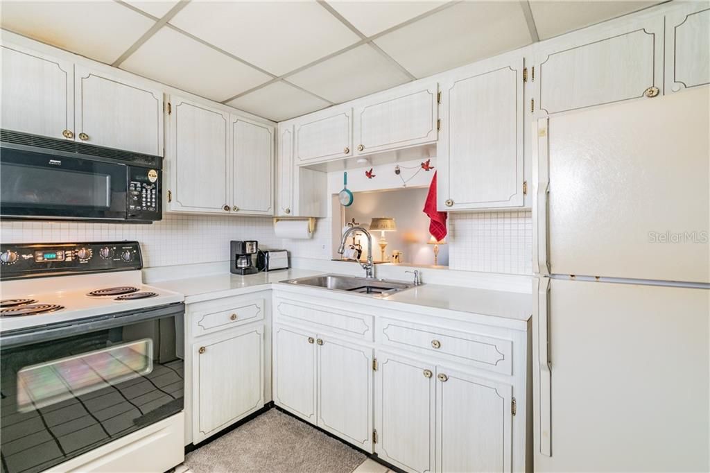 Recently Sold: $90,000 (1 beds, 1 baths, 875 Square Feet)