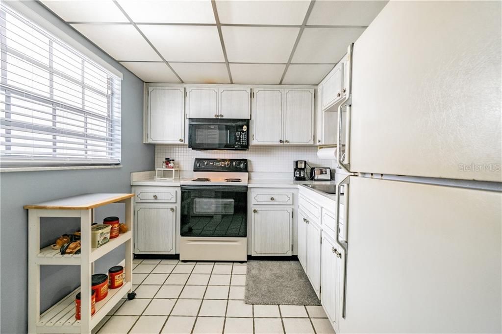 Recently Sold: $90,000 (1 beds, 1 baths, 875 Square Feet)